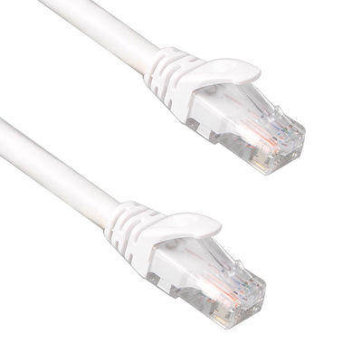 UTP blanco Cat6 remienda la chaqueta del PVC LSZH del cordón 24AWG 7/0.2 con el conector RJ45